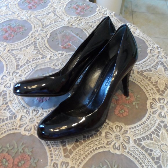 Burberry Black Patent Leather Quited Heels Pumps Size 36.5M - Picture 6 of 14